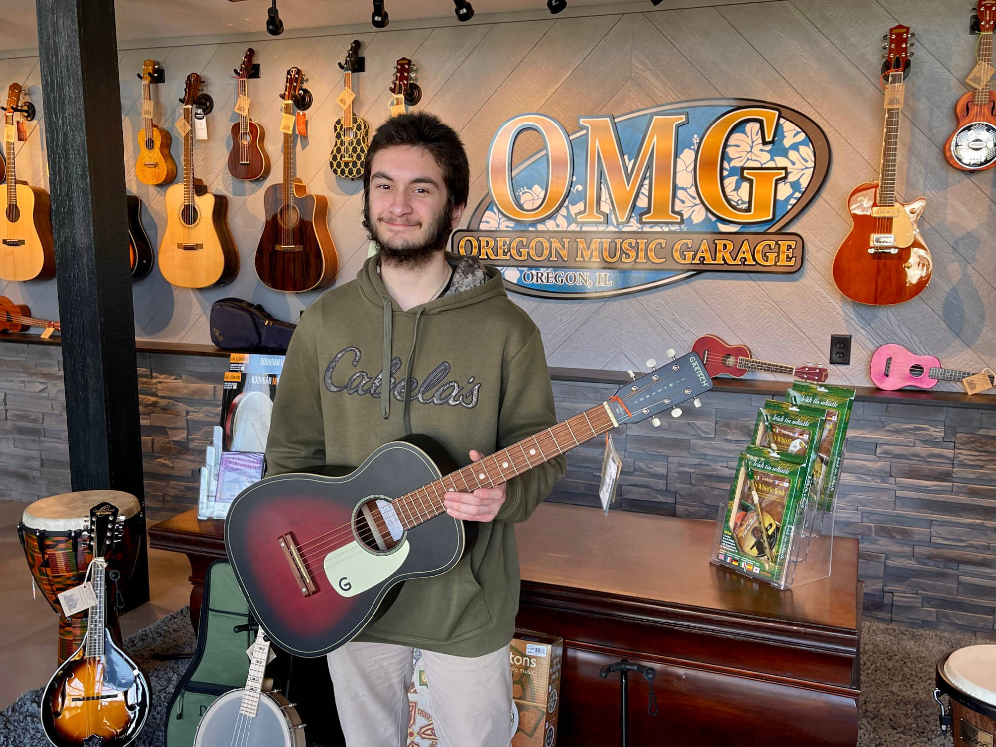 Zak with Gin Rickey Parlor Guitar by Gretsch-guitars